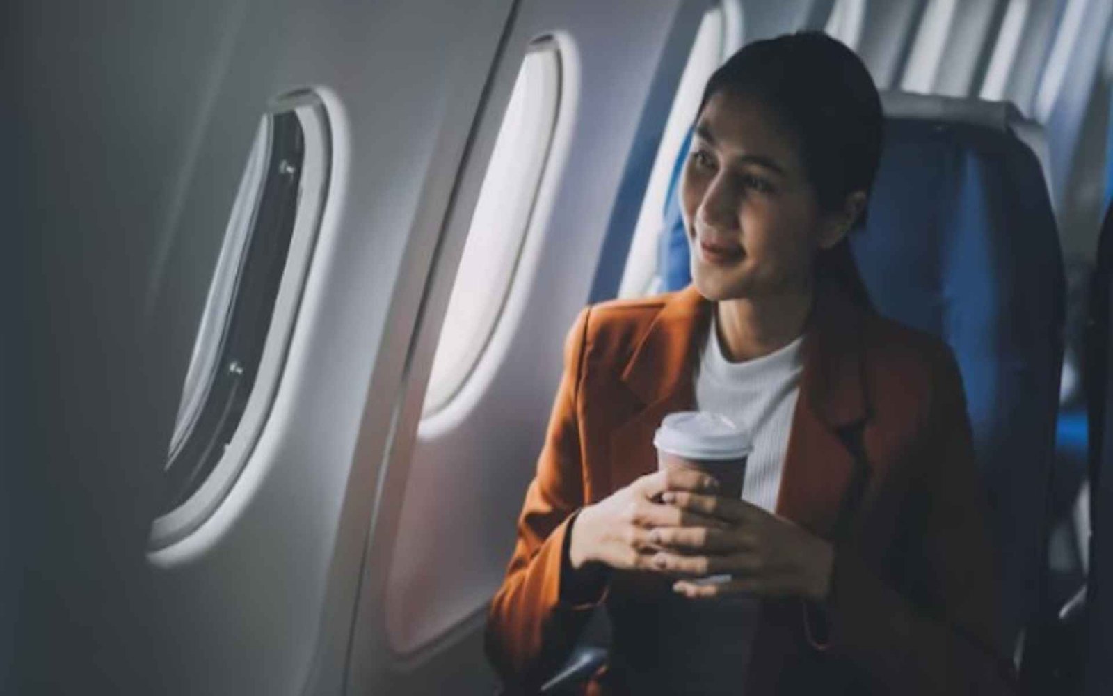 How-to-Make-Long-Flights-Comfortable-17-Smart-Travel-Tips