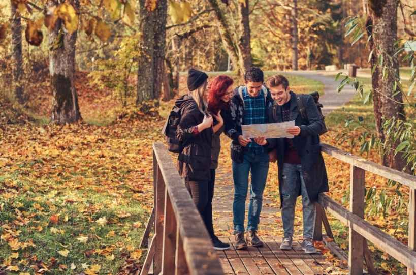 How Do I Avoid Crowds on a Northeast Fall Foliage Trip